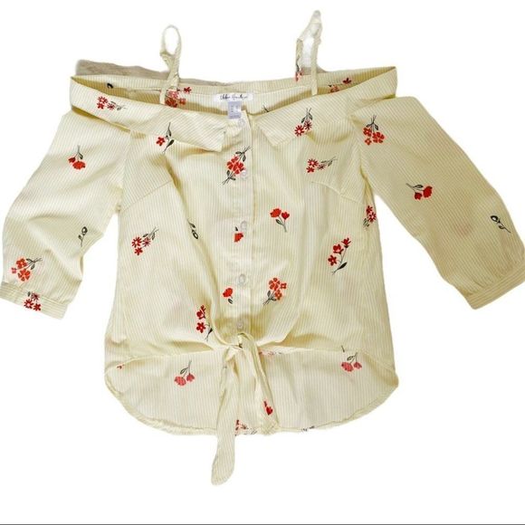 Pale yellow floral off the shoulder front tie top - Picture 1 of 4